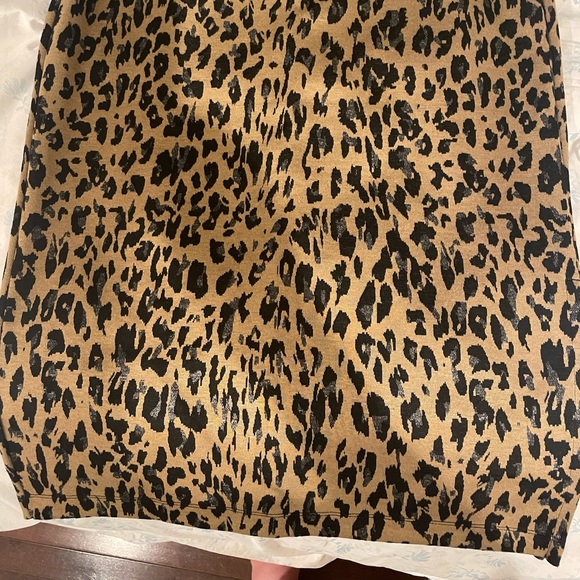 Worthington leopard skirt over knee 30 inch west 29 length from top side slit - Picture 1 of 8